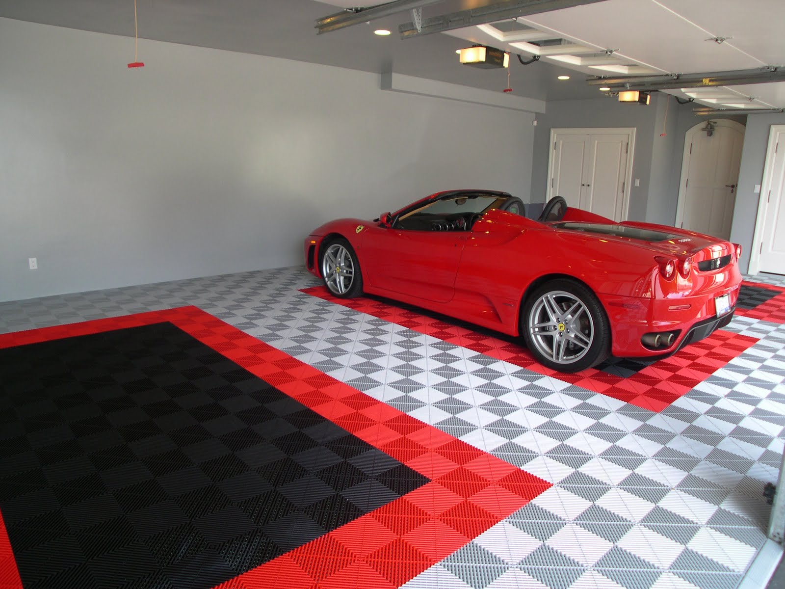 3 Major Options You Can Use As Your Garage Floor Tiles